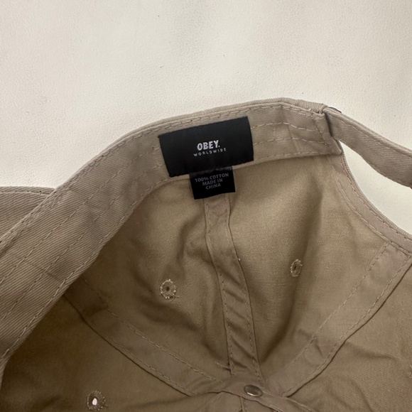 New OBEY Logo Beige Embroidered Adjustable Baseball Hat Cap One Size - Picture 6 of 7